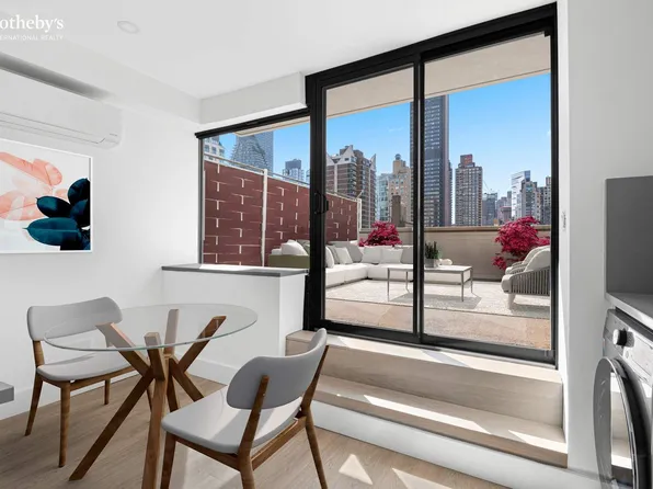 224 East 52nd Street image 8 of 23