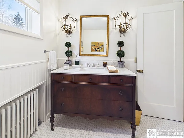 422 York St — Photo 22