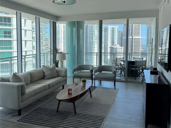 90 SW 3rd St, Miami, FL