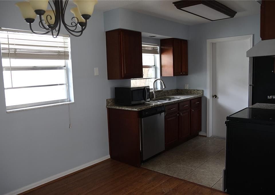 2nd image of 134 E Harding St
