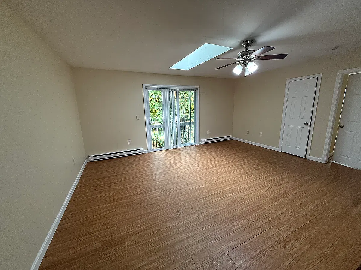2 bed, 832 sqft, $1,750 — Photo 2
