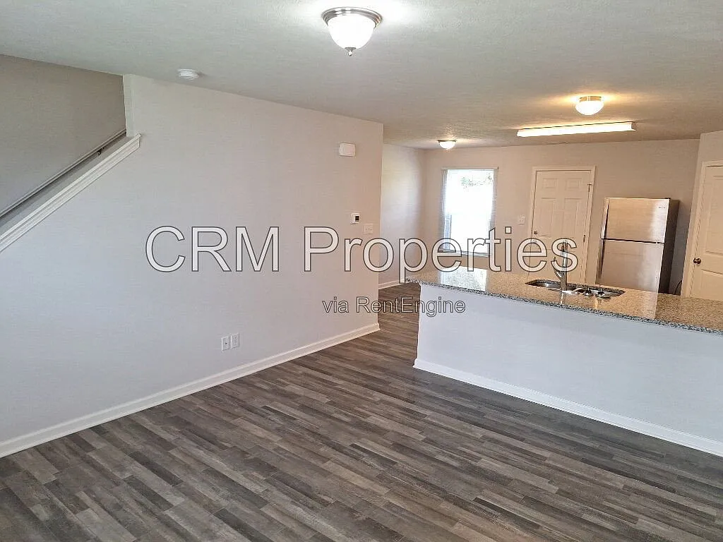 4 bed, 3.0 bath, 1812 sqft, $1,795 — Photo 4