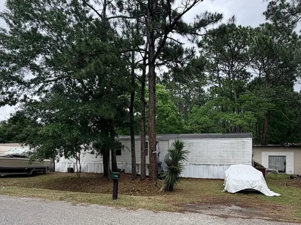 1956 Reagan Rd, Navarre, FL 32566