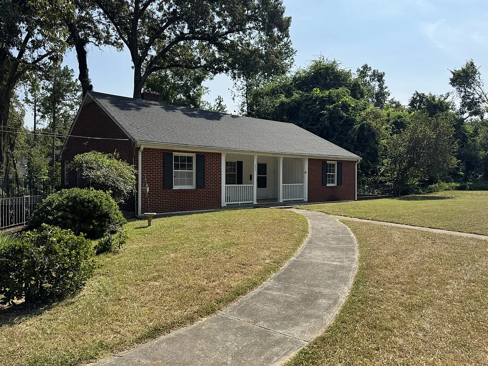 527 College Hill Rd
