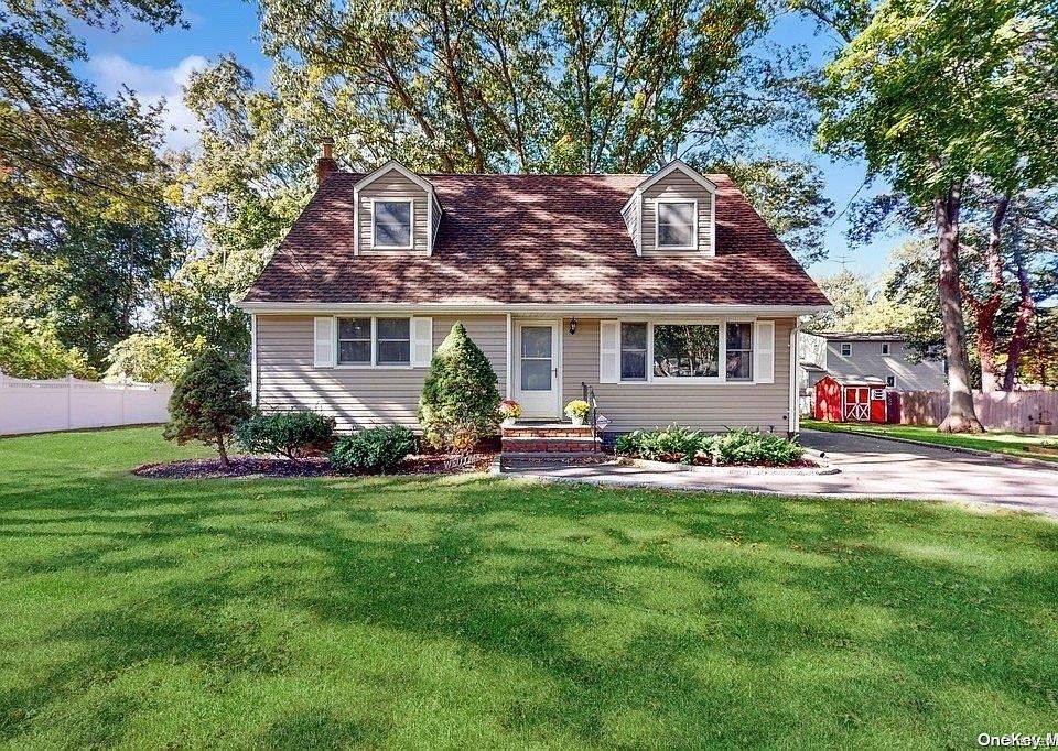 1st image of 76 Saint James Avenue