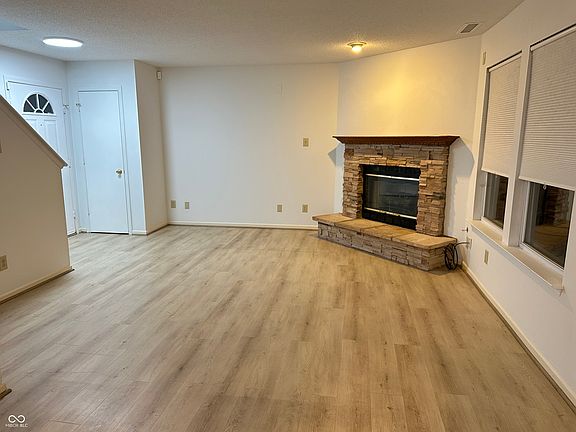 4th image of 14762 Fawn Hollow Ln
