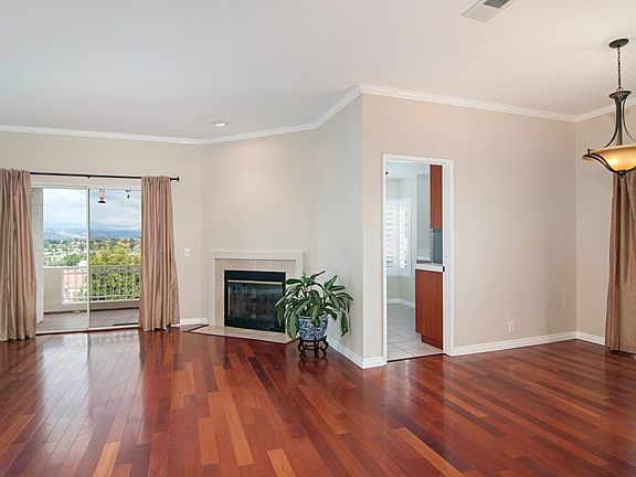 Living/Dining Rm - open and spacious!
