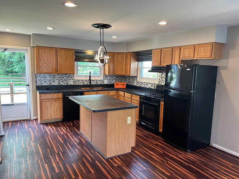 7920 Detroit Blvd — Photo 14