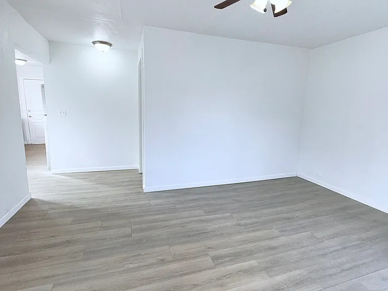 505 E Shepherd St — Photo 2