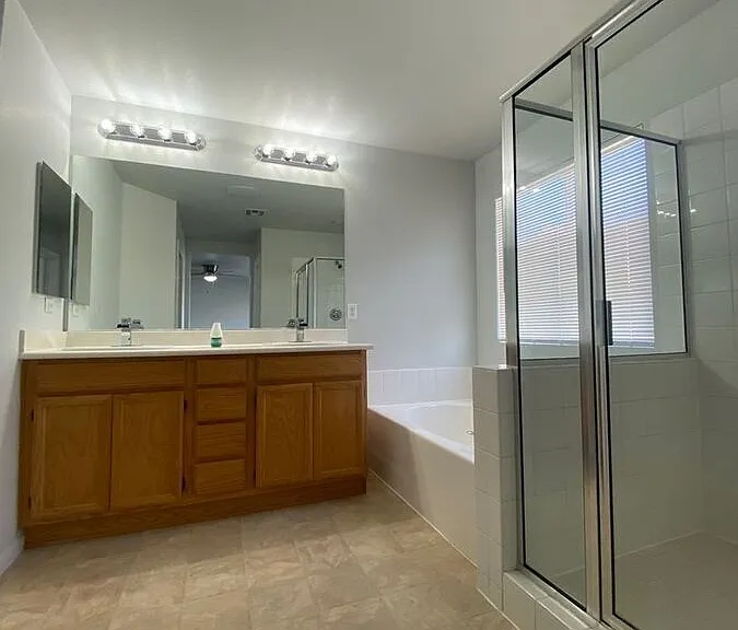 1922 Silver Crest Ct — Photo 17