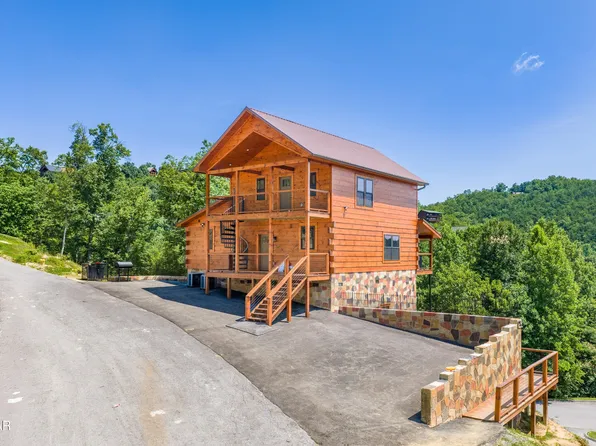 1904 Starr Bright Ln, Sevierville, TN 37876