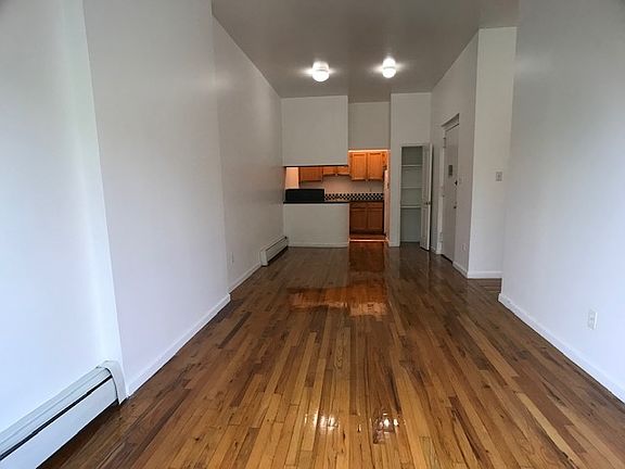 2nd image of 428 Park Pl APT 4A