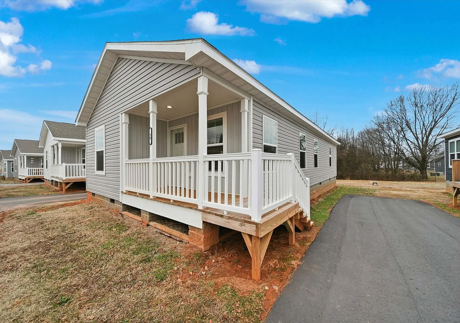 3 Bed / 2 Bath Home In Hickory For Rent Pet Friendly! Unit 2 — Photo 2