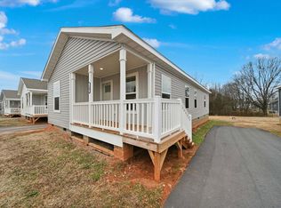 2110 24th St NE, Hickory, NC 28601