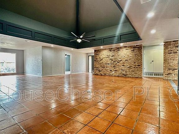 5th image of 28 Brentwood Cir #1