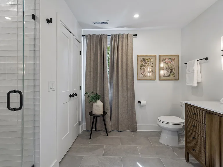 108 Dabney Dr — Photo 25