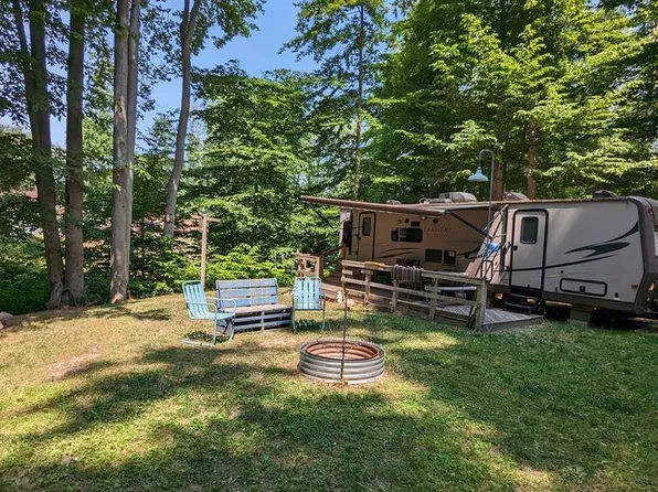 6554 S Outer Loop Dr, Custer, MI 49405