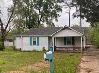 395 Clark Cir, West Point, MS 39773