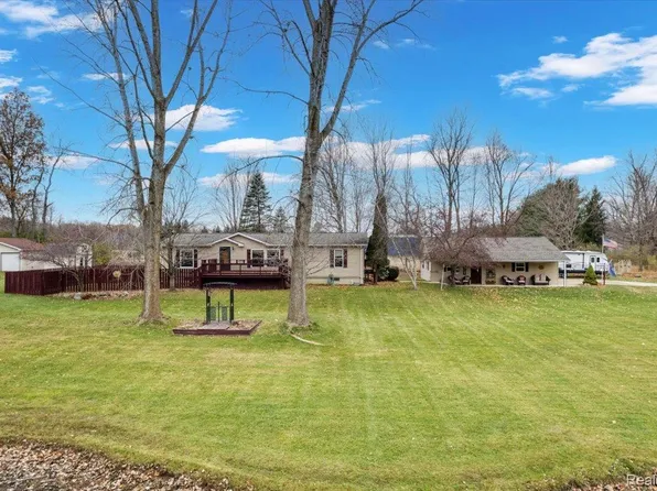 1995 N Mitchell Lake Rd, Attica, MI 48412