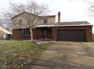 10139 Peachtree Dr, Strongsville, OH