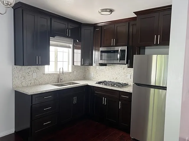 2 bed, $3,000 — Photo 3