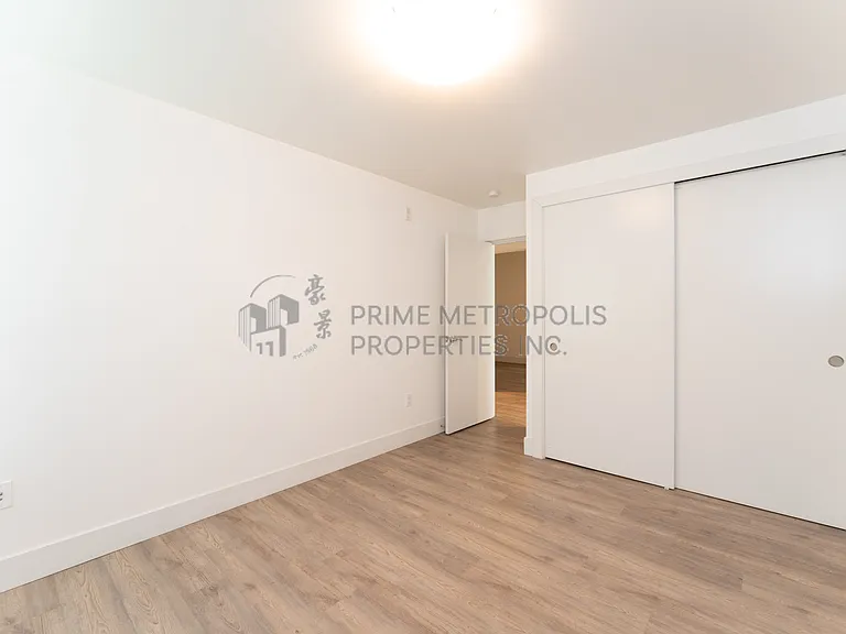 220 23rd Ave E #100 — Photo 11