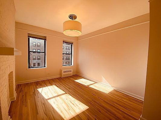 3rd image of 646 Amsterdam Ave #4E
