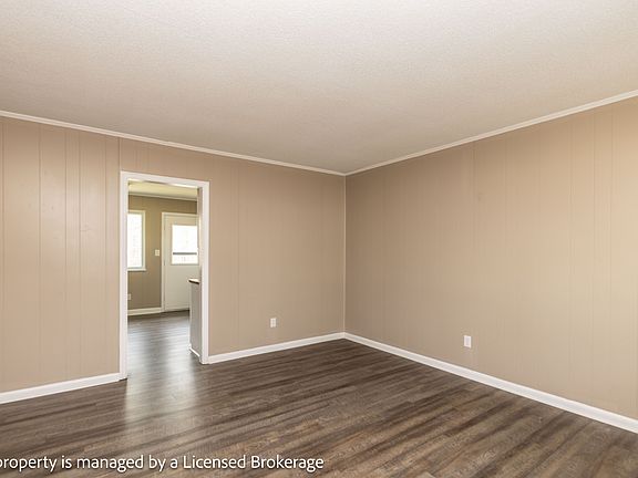 5th image of 136 Brentwood Dr
