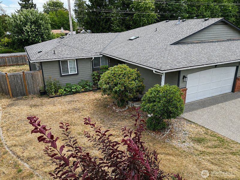 4th image of 5411 99th Place NE #A/B