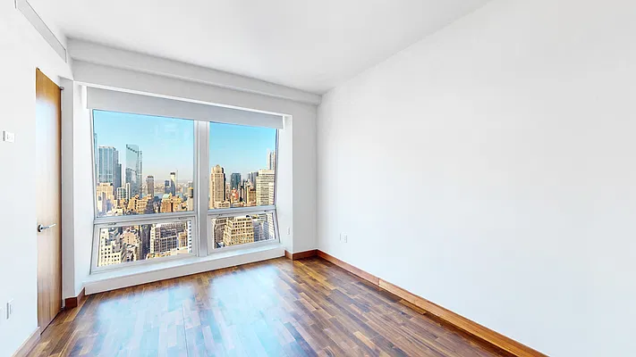 Sold by LEVEN Real Estate | media 9