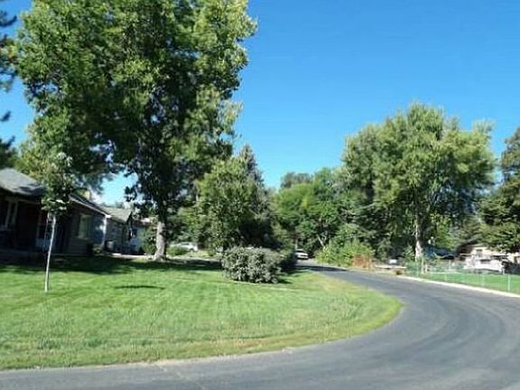 Exterior Neighborhood (street photo)