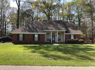 233 Lawrence St, Caledonia, MS 39740
