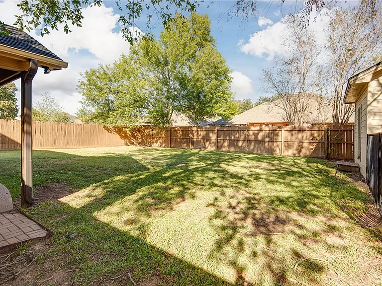 3715 Bridle Ct — Photo 26