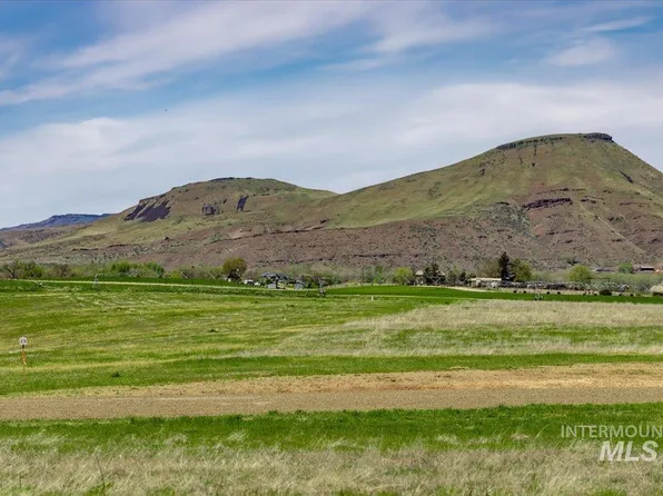 3935 Jake Ln, Emmett, ID 83617