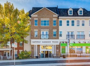 2233 N 34th Ave SW #216, Calgary, AB T2T 6N2