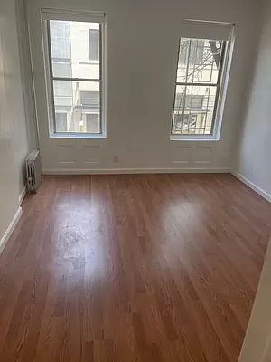 4th image of 540 W 47th St #8