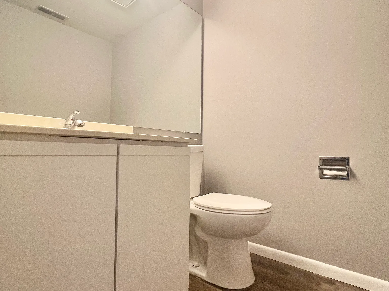 3 bed, 2.5 bath, 1636 sqft, $3,200 — Photo 3