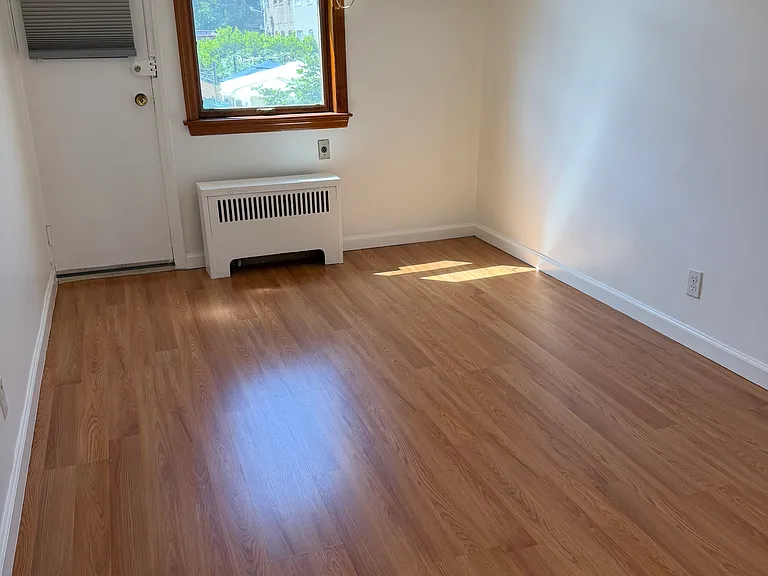 28-12 45th St #2 — Photo 7