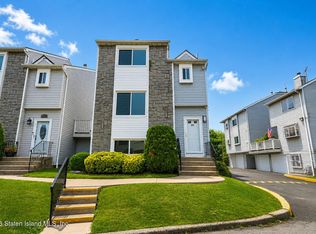 89 Wolkoff Ln, Staten Island, NY 10303
