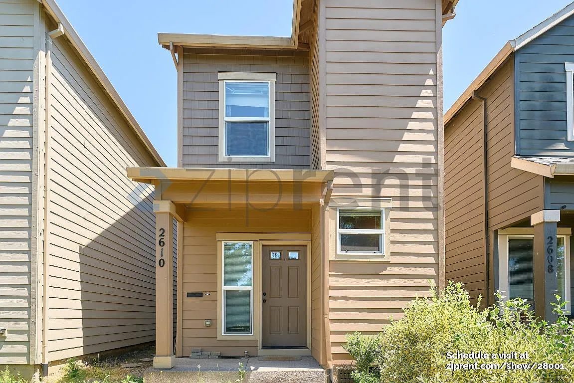 3 bed, 2.5 bath, 1279 sqft, $2,195 — Photo 1
