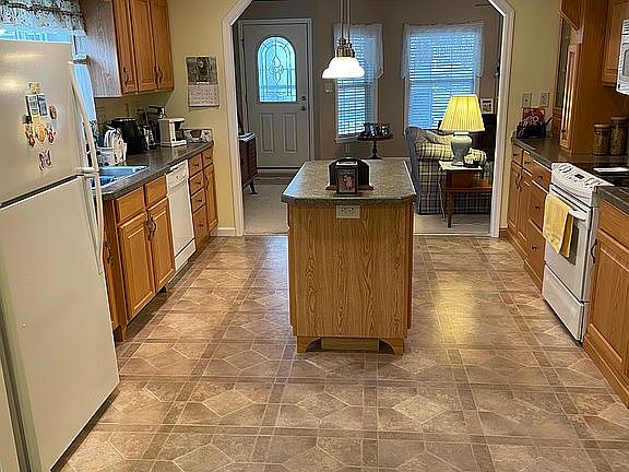 4th image of 26 Quartz Ln