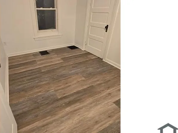 32 Clairmont Pl APT B, Pontiac, MI 48342