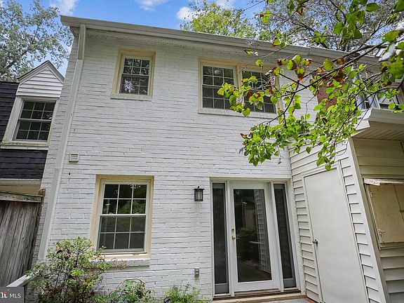 2nd image of 834 Azalea Dr #18