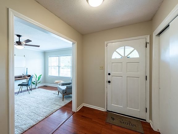 3rd image of 3878 Camellia Dr
