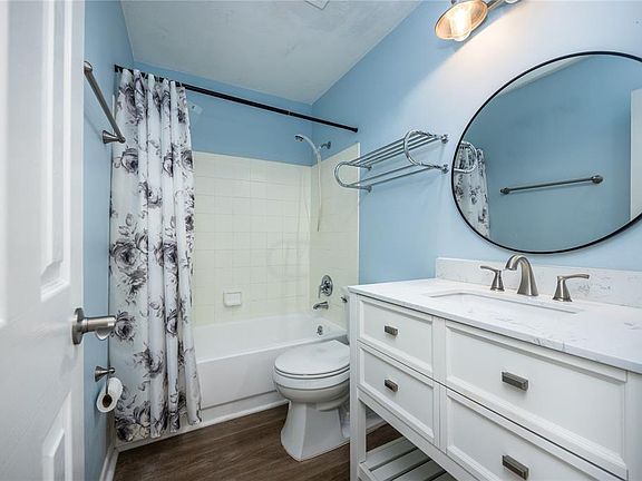 5th image of 4424 SW 20th Ln