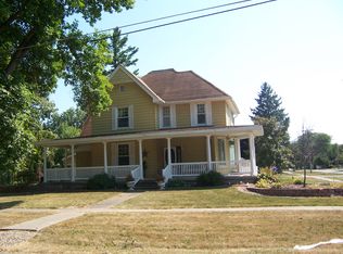 402 Locust St, Carthage, IL 62321