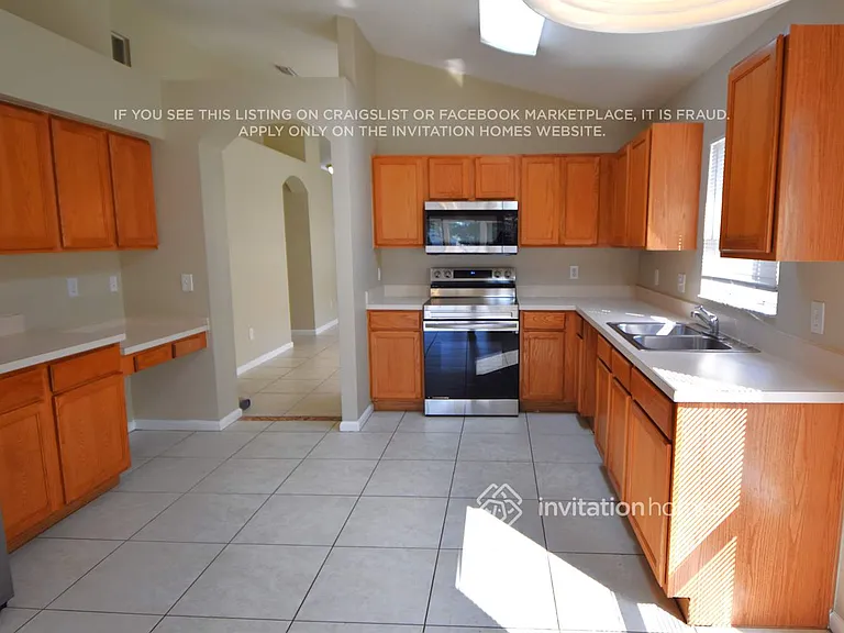 10218 Hunters Haven Blvd — Photo 4