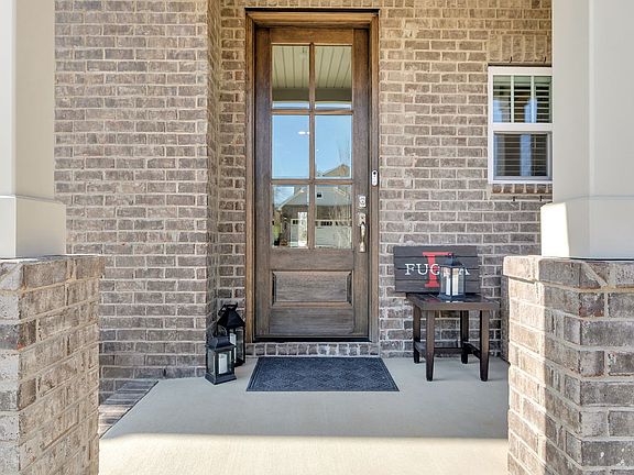 3rd image of 370 Triple Crown Cir
