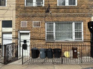 216-15 90th Ave, Queens Village, NY 11427