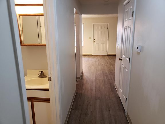 4th image of 304 College Park Dr APT 1S